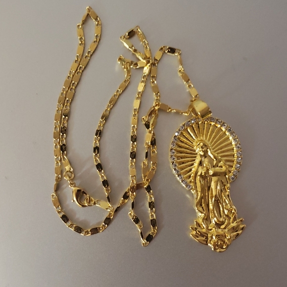 Mother Mary Pendant and Chain - Picture 7 of 7